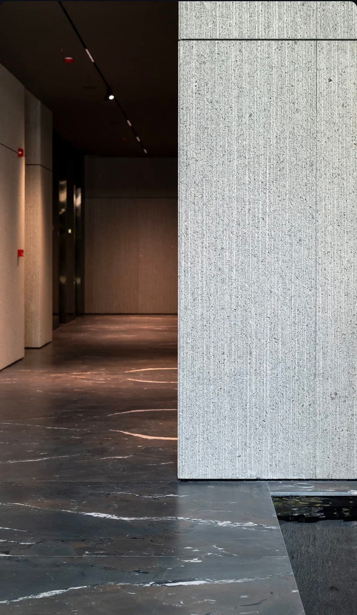 Castle Grey Rustic Linea - alternate view