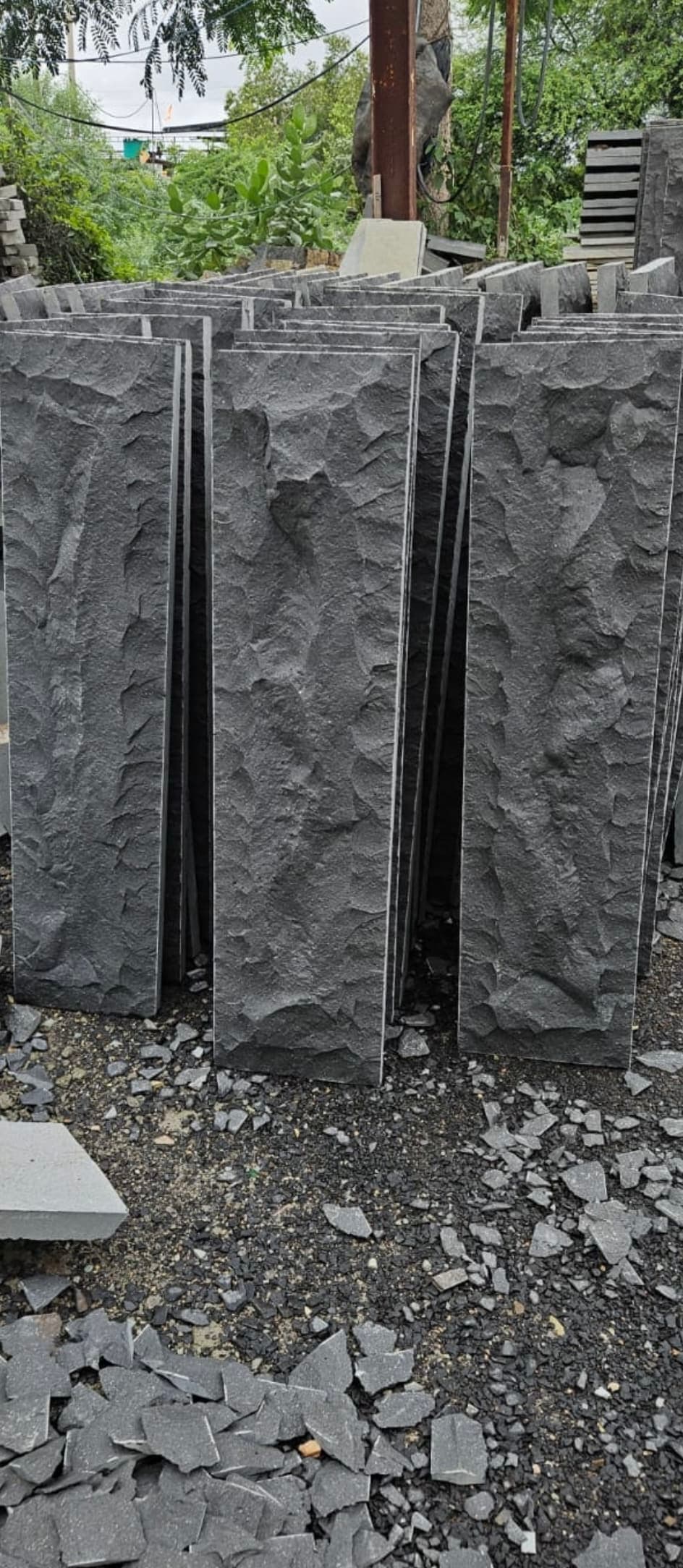 Lava Black Rockface - alternate view